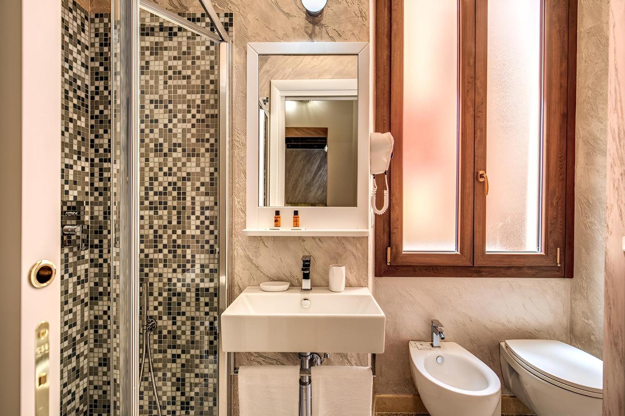 Colosseo Accomodation Room Guest House Roma Dış mekan fotoğraf