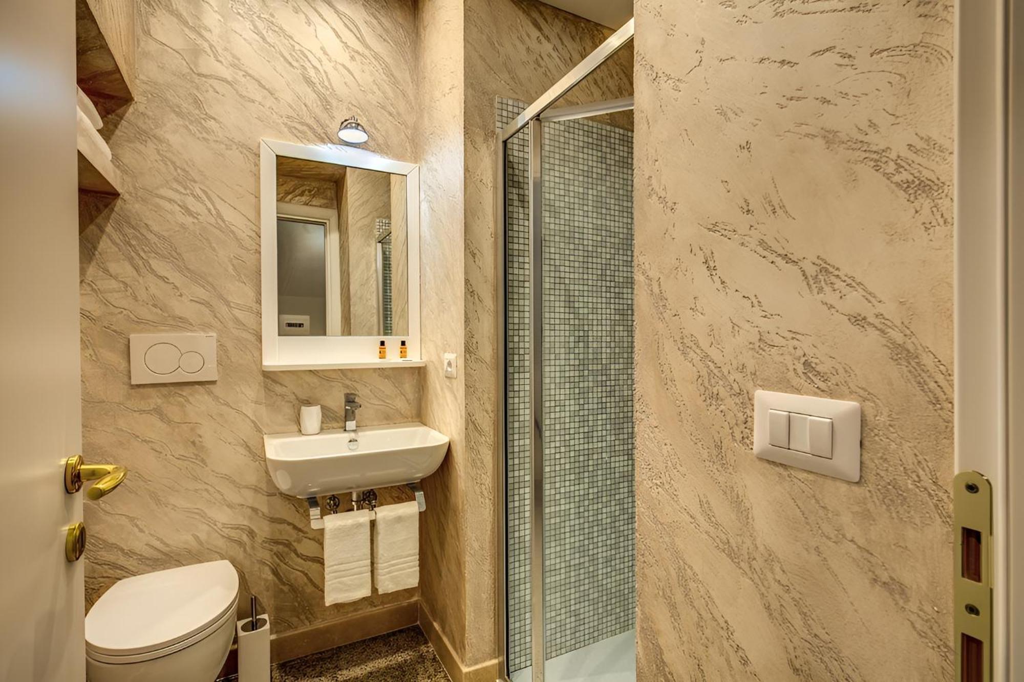 Colosseo Accomodation Room Guest House Roma Dış mekan fotoğraf