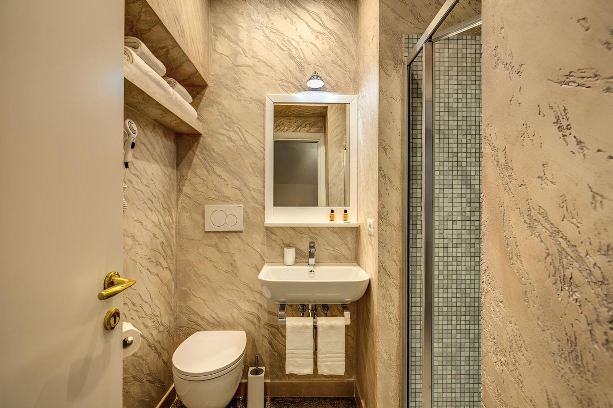 Colosseo Accomodation Room Guest House Roma Dış mekan fotoğraf