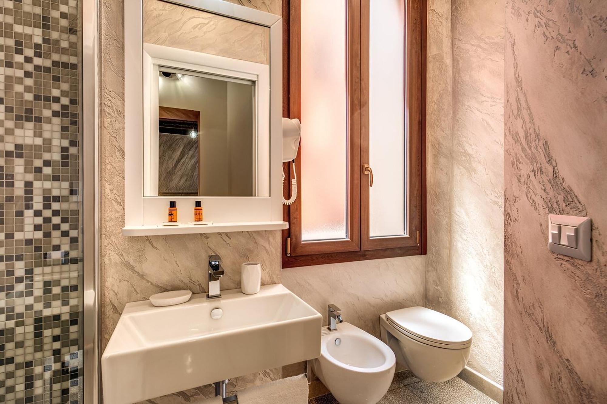Colosseo Accomodation Room Guest House Roma Dış mekan fotoğraf